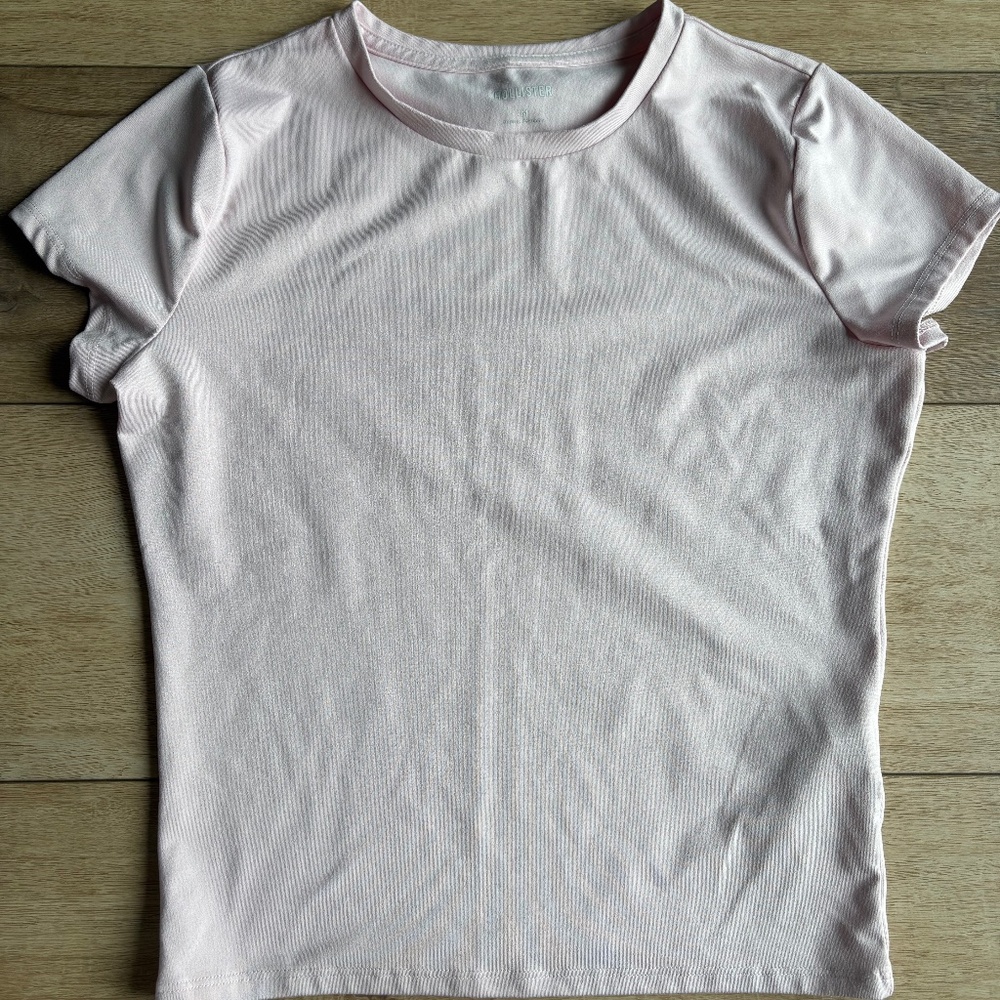 Hollister light pink tee short sleeve size medium